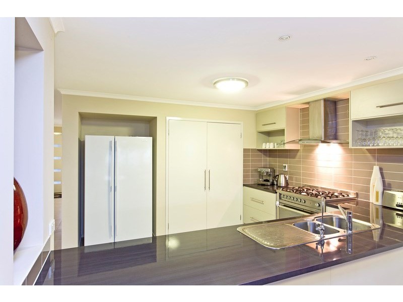 112 Nelson Road, Valley View SA 5093