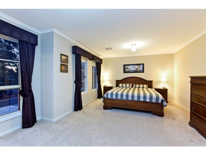 112 Nelson Road, Valley View SA 5093