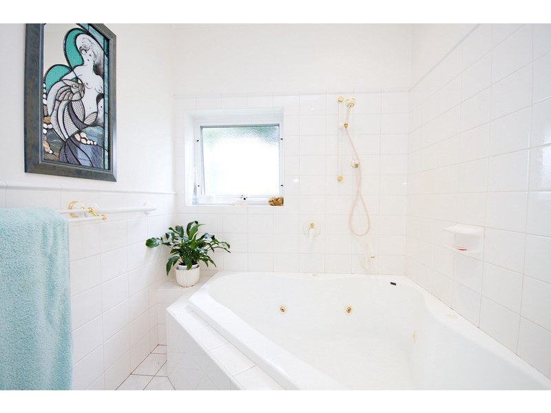 16 Serkirk Avenue, Clearview SA 5085