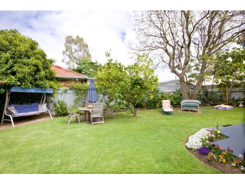 16 Serkirk Avenue, Clearview SA 5085