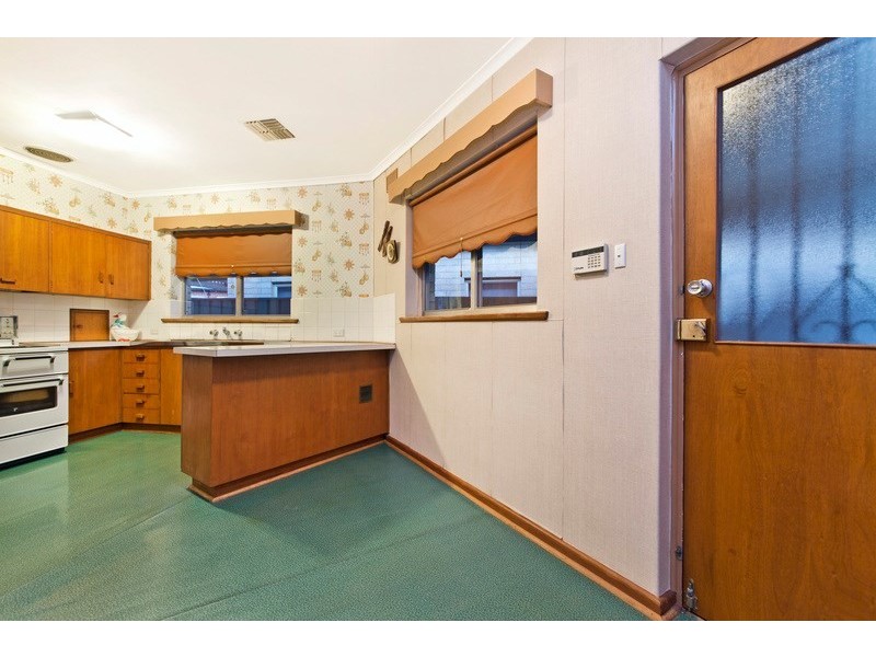 27 Collingrove Avenue, Broadview SA 5083