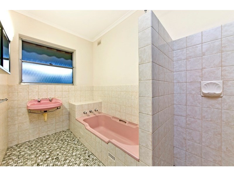 27 Collingrove Avenue, Broadview SA 5083