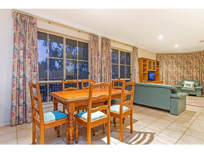 2 Hyde Street, Oakden SA 5086