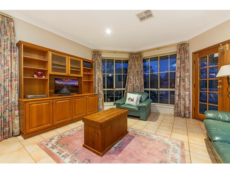 2 Hyde Street, Oakden SA 5086