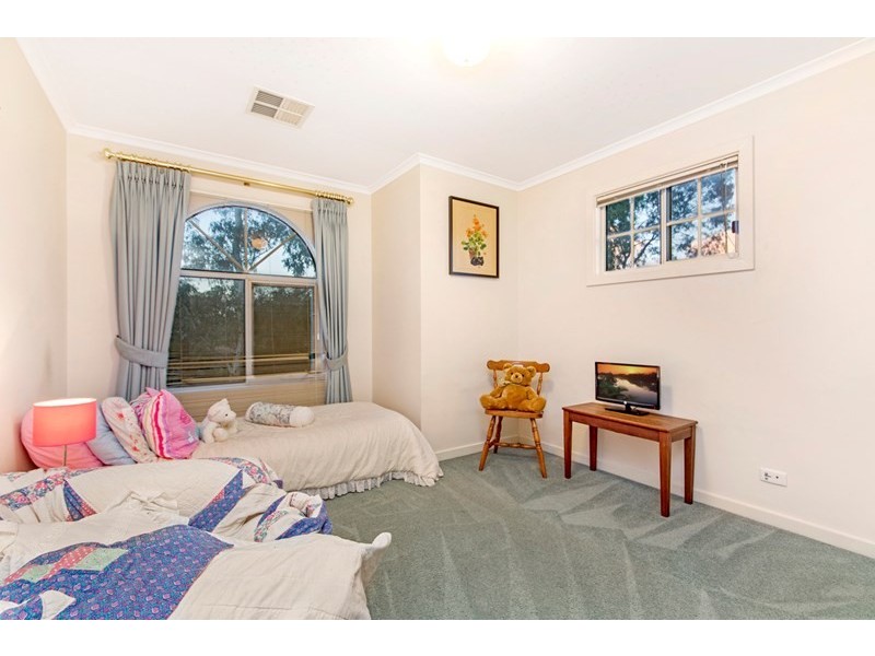 2 Hyde Street, Oakden SA 5086