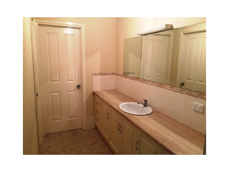 40 Hindmarsh Circuit, Mawson Lakes SA 5095