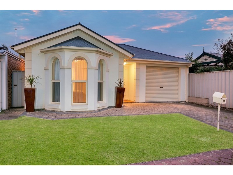 27 Hampton Drive, Oakden SA 5086