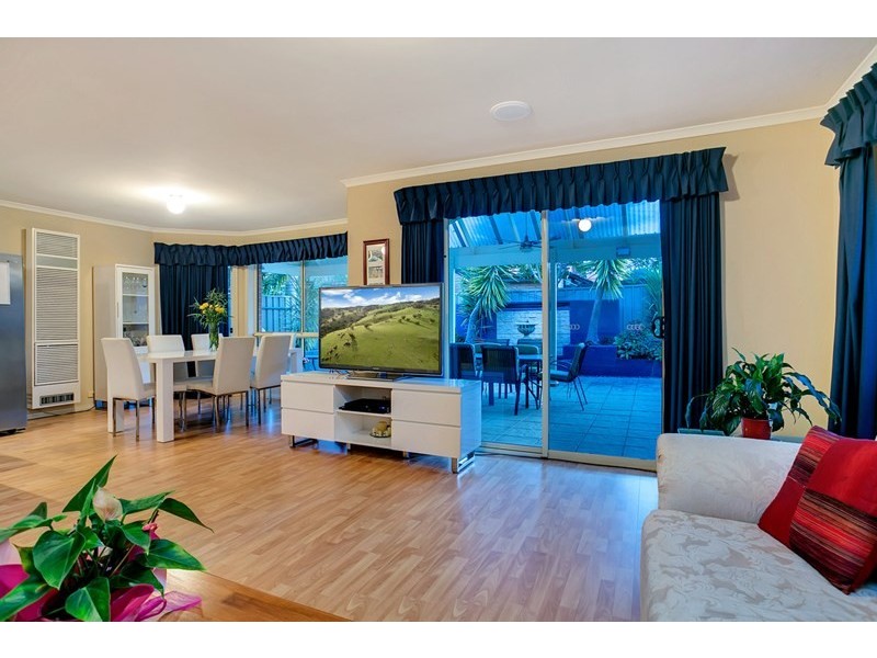 27 Hampton Drive, Oakden SA 5086