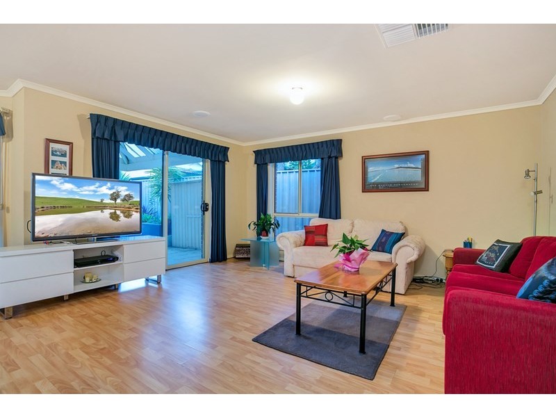27 Hampton Drive, Oakden SA 5086
