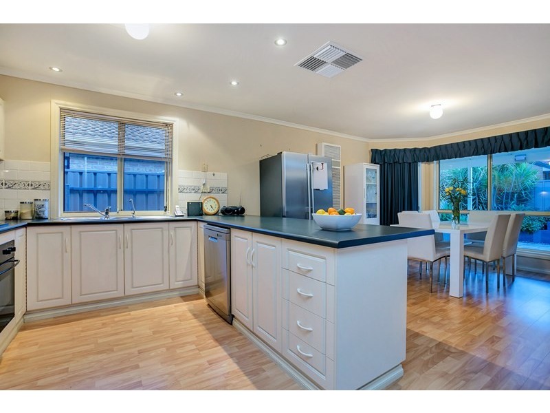 27 Hampton Drive, Oakden SA 5086