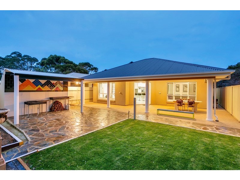 17 Swan Street, Greenacres SA 5086