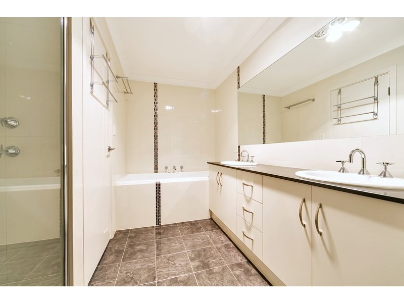 17 Swan Street, Greenacres SA 5086