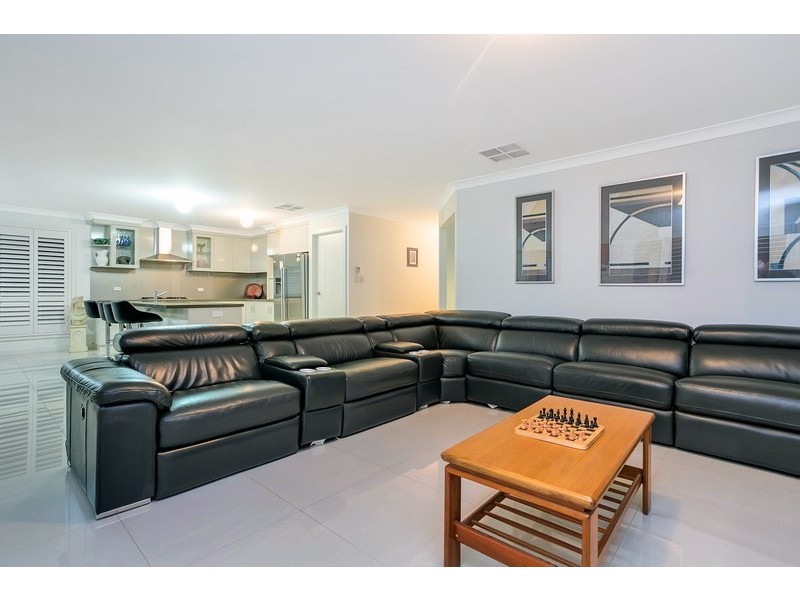 17 Swan Street, Greenacres SA 5086