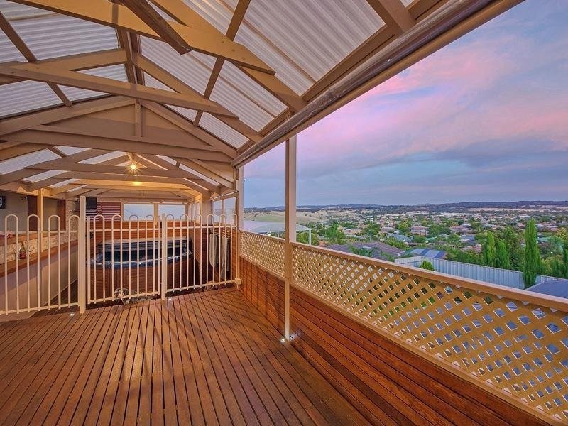 24 Chapel Hill Road, Greenwith SA 5125