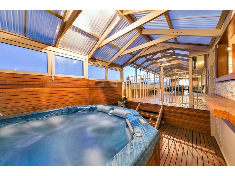 24 Chapel Hill Road, Greenwith SA 5125