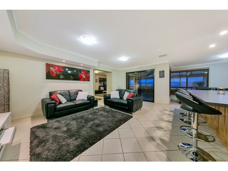 24 Chapel Hill Road, Greenwith SA 5125