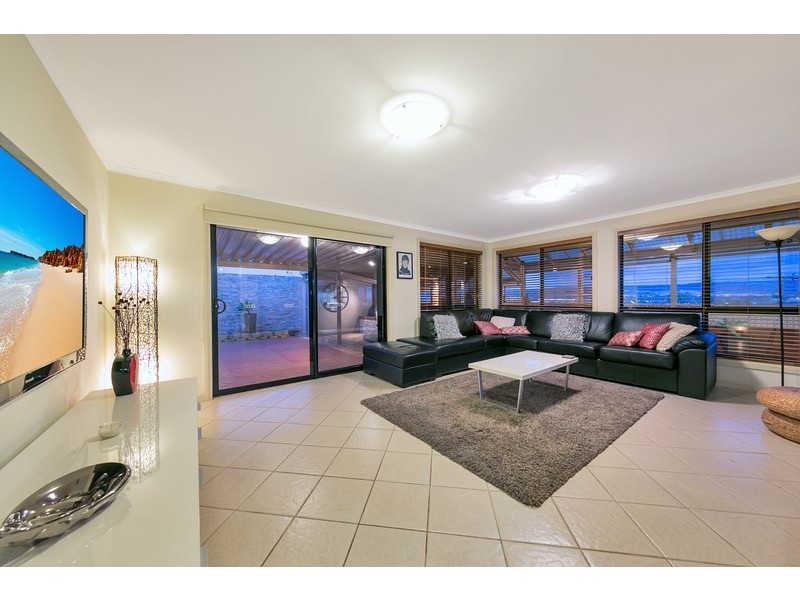 24 Chapel Hill Road, Greenwith SA 5125