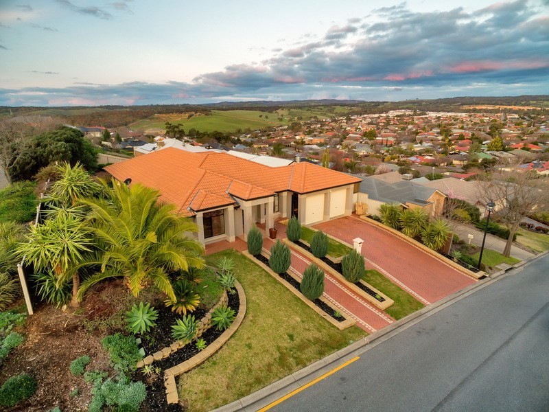 24 Chapel Hill Road, Greenwith SA 5125