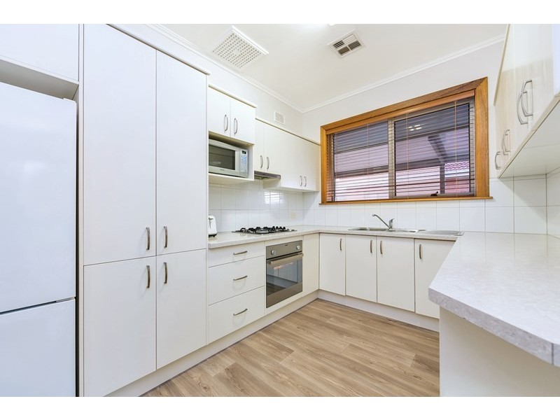 38 Clearview Crescent, Clearview SA 5085