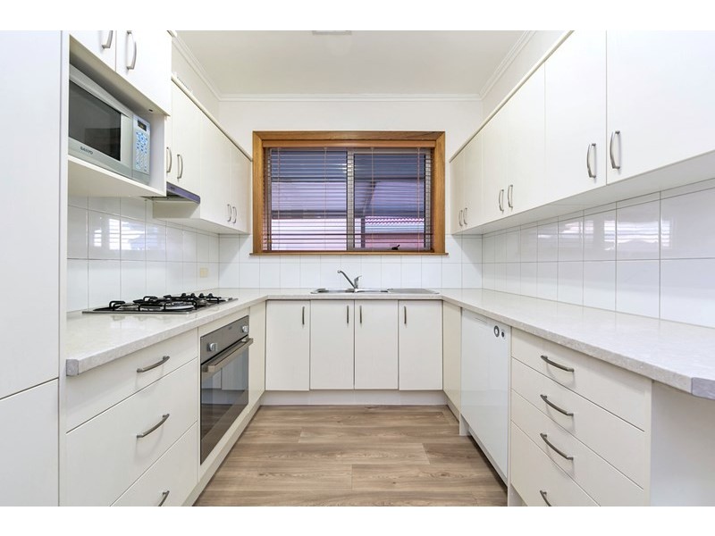 38 Clearview Crescent, Clearview SA 5085
