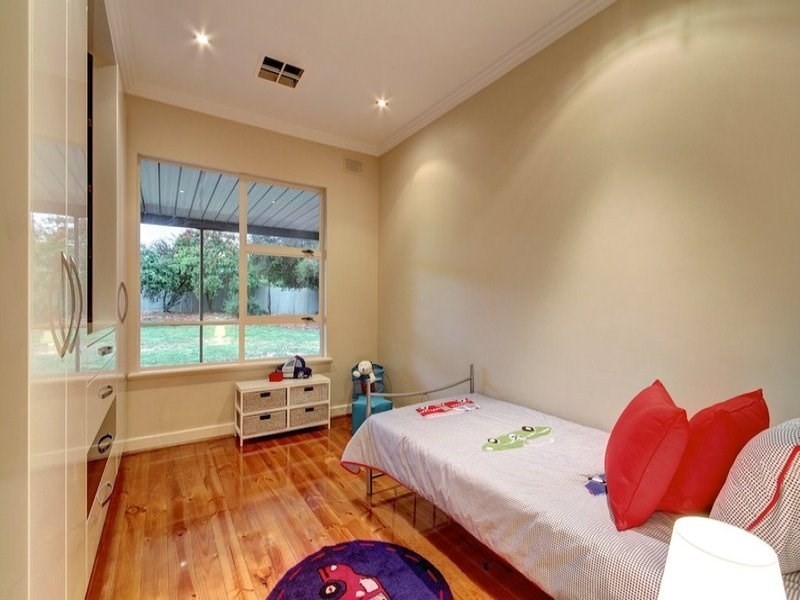 4 Loxton Court, Hope Valley SA 5090