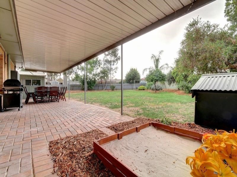 4 Loxton Court, Hope Valley SA 5090