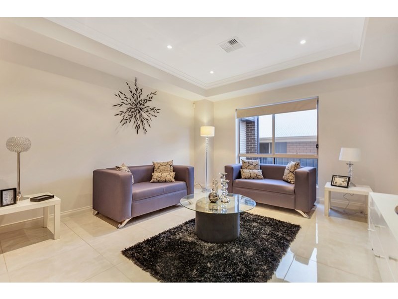 2 Down Drive, Valley View SA 5093