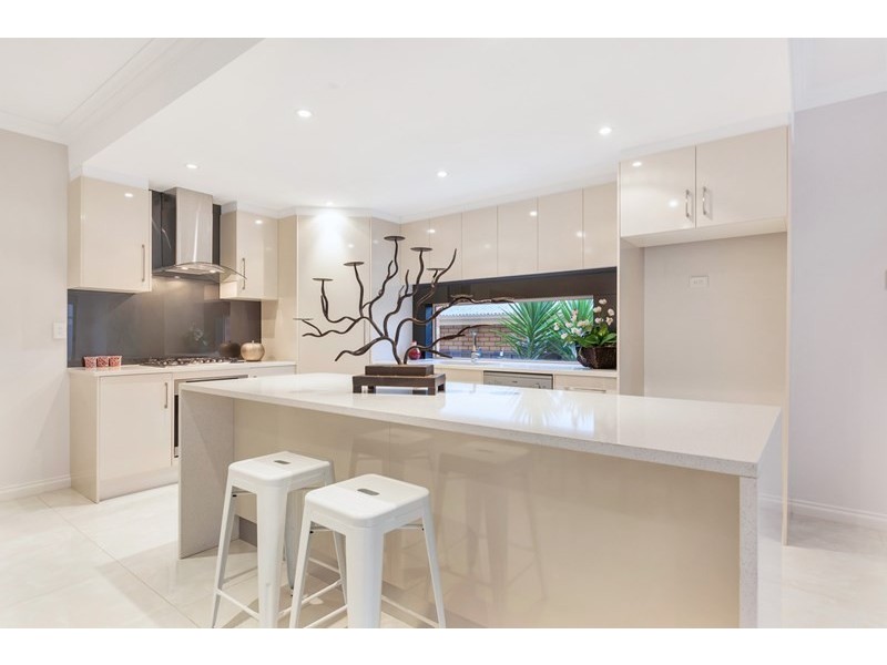 2 Down Drive, Valley View SA 5093