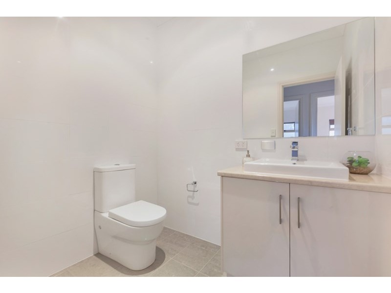 2 Down Drive, Valley View SA 5093