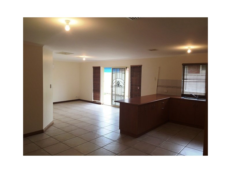 16 Browning Crescent, Clearview SA 5085