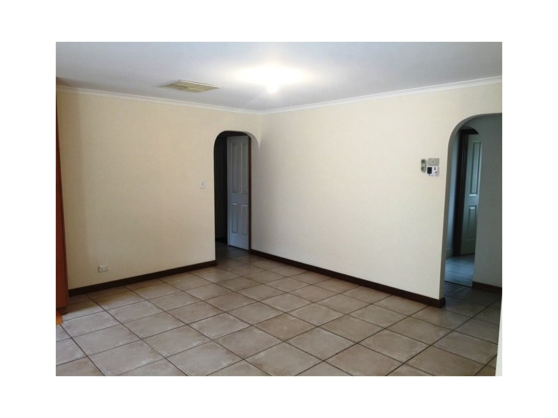 16 Browning Crescent, Clearview SA 5085