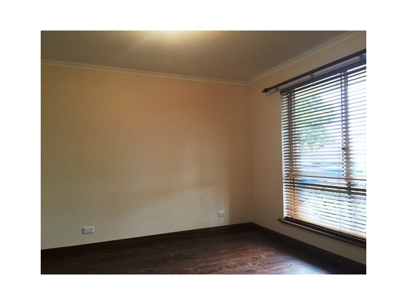 16 Browning Crescent, Clearview SA 5085