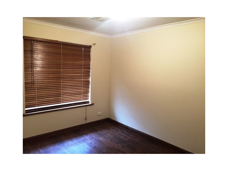 16 Browning Crescent, Clearview SA 5085