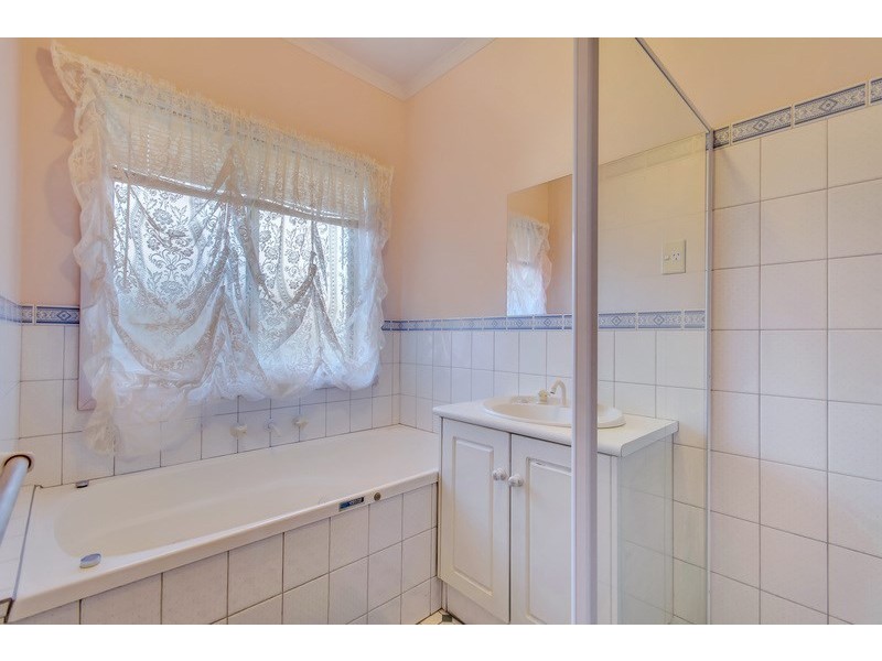 6 Sissinghurst Drive, Oakden SA 5086