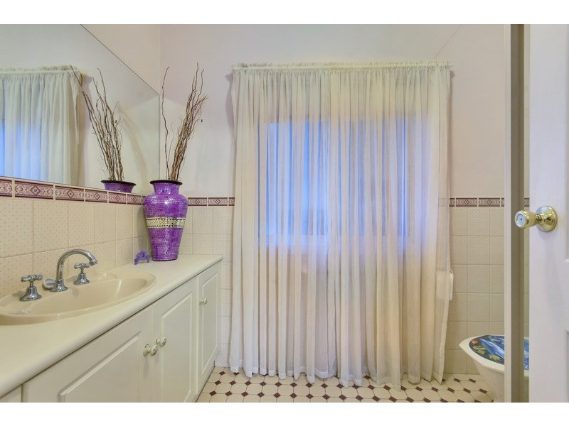 6 Sissinghurst Drive, Oakden SA 5086