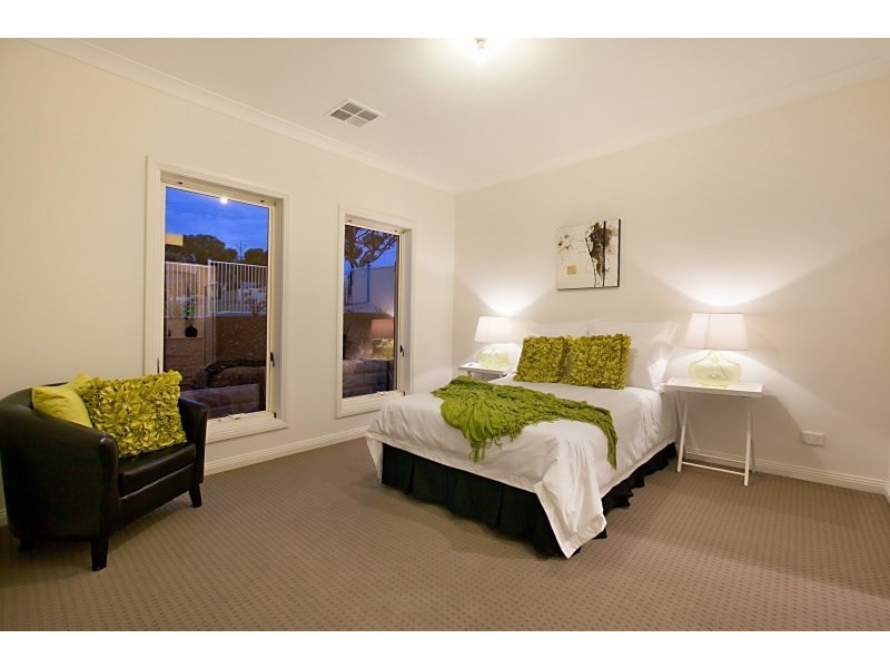 9A Amber Avenue, Clearview SA 5085