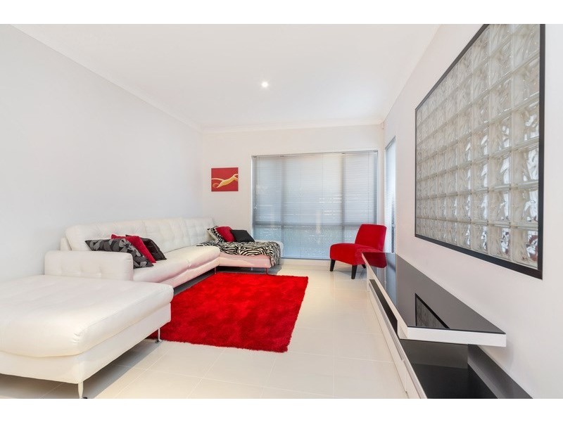 34 Avocet Drive, Mawson Lakes SA 5095