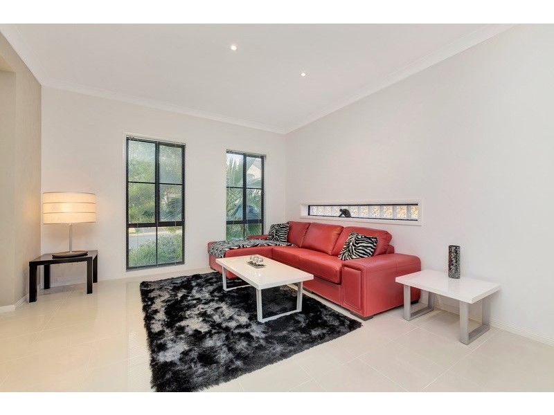 34 Avocet Drive, Mawson Lakes SA 5095