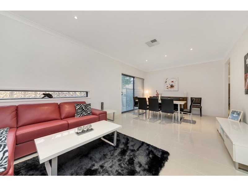 34 Avocet Drive, Mawson Lakes SA 5095