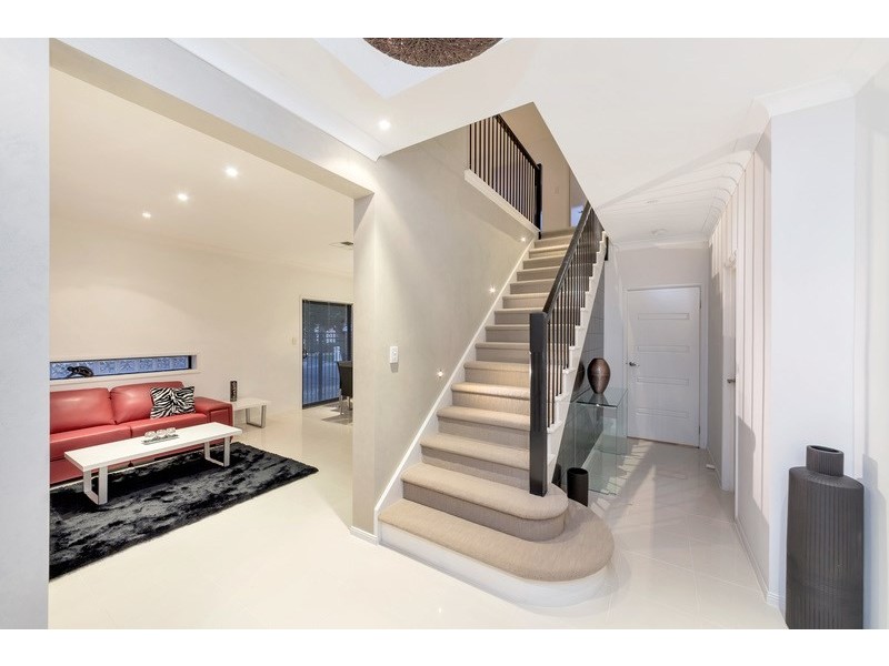 34 Avocet Drive, Mawson Lakes SA 5095