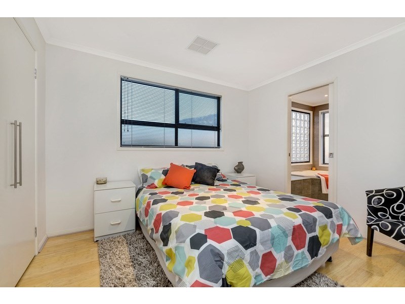 34 Avocet Drive, Mawson Lakes SA 5095