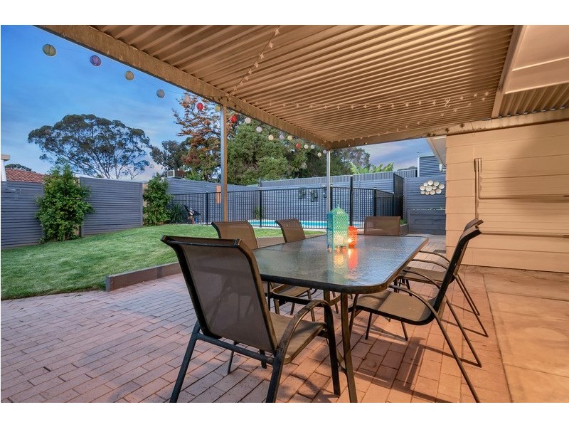 8 Thomson Avenue, Gulfview Heights SA 5096