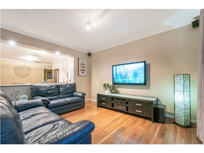 8 Thomson Avenue, Gulfview Heights SA 5096