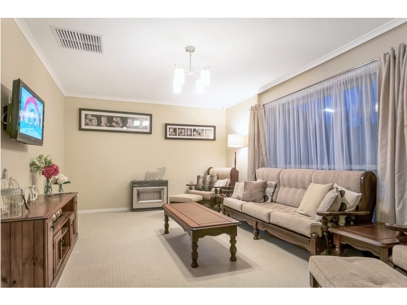 8 Thomson Avenue, Gulfview Heights SA 5096