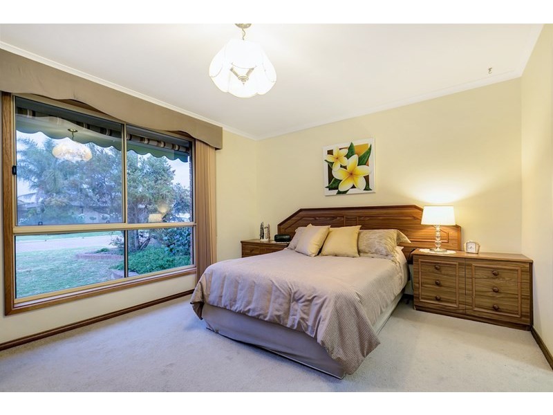 13 Iris Court, Grange SA 5022