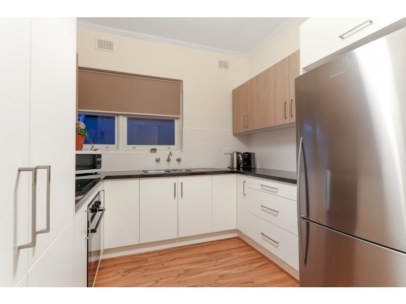 8 Selkirk Avenue, Clearview SA 5085