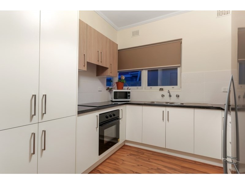 8 Selkirk Avenue, Clearview SA 5085