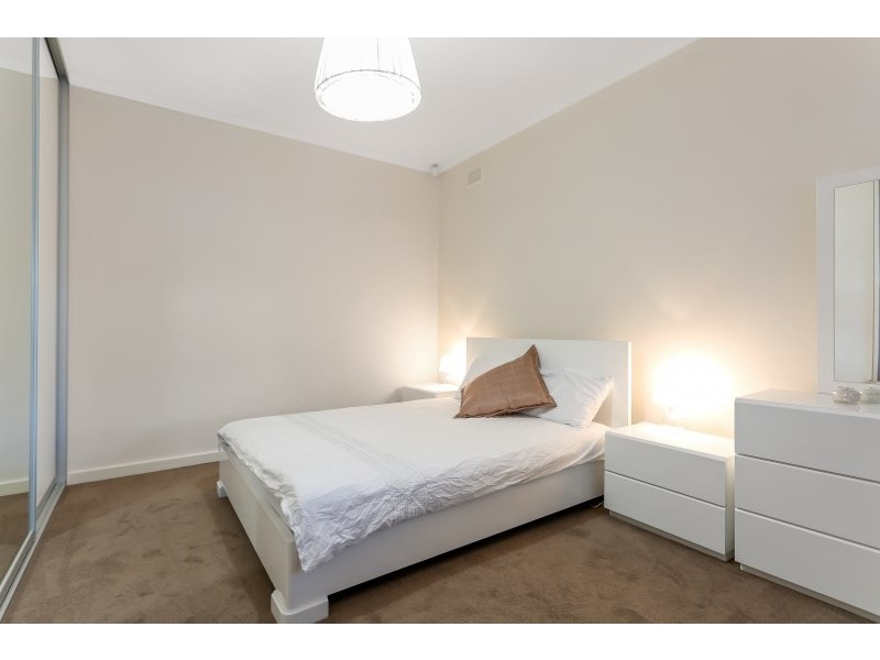 8 Selkirk Avenue, Clearview SA 5085