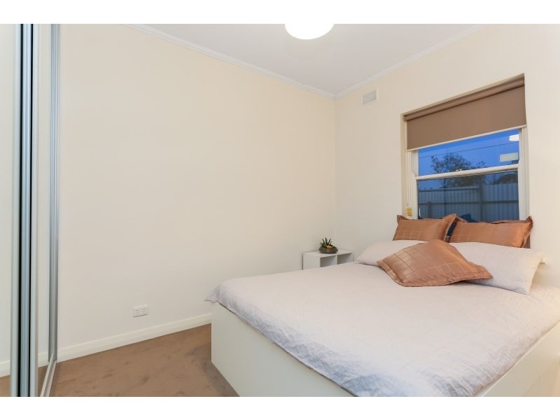 8 Selkirk Avenue, Clearview SA 5085