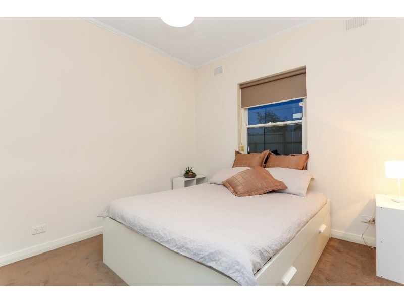 8 Selkirk Avenue, Clearview SA 5085